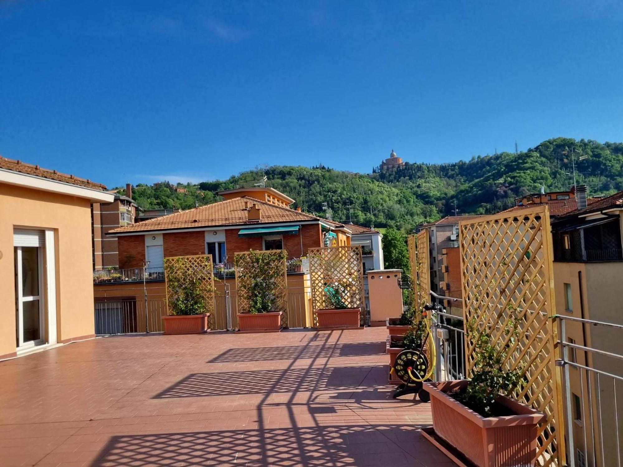 Attico Vista San Luca Apartment โบโลญญา ภายนอก รูปภาพ