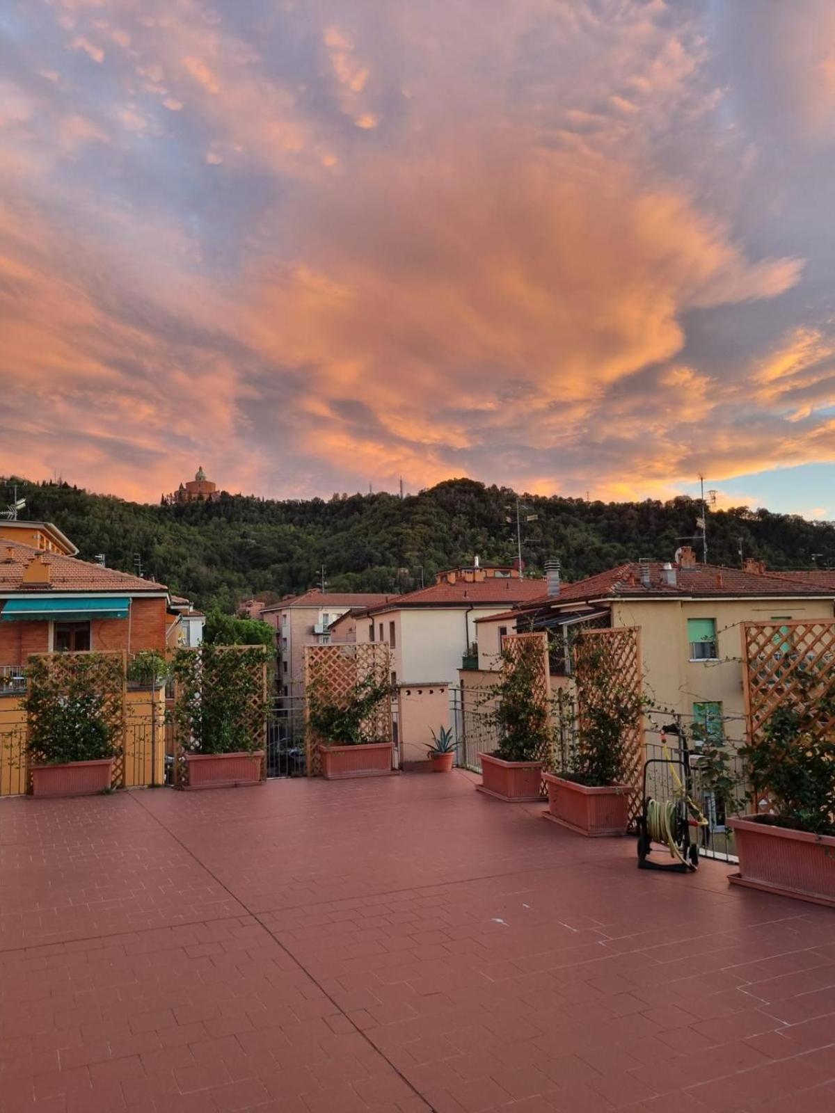 Attico Vista San Luca Apartment โบโลญญา ภายนอก รูปภาพ